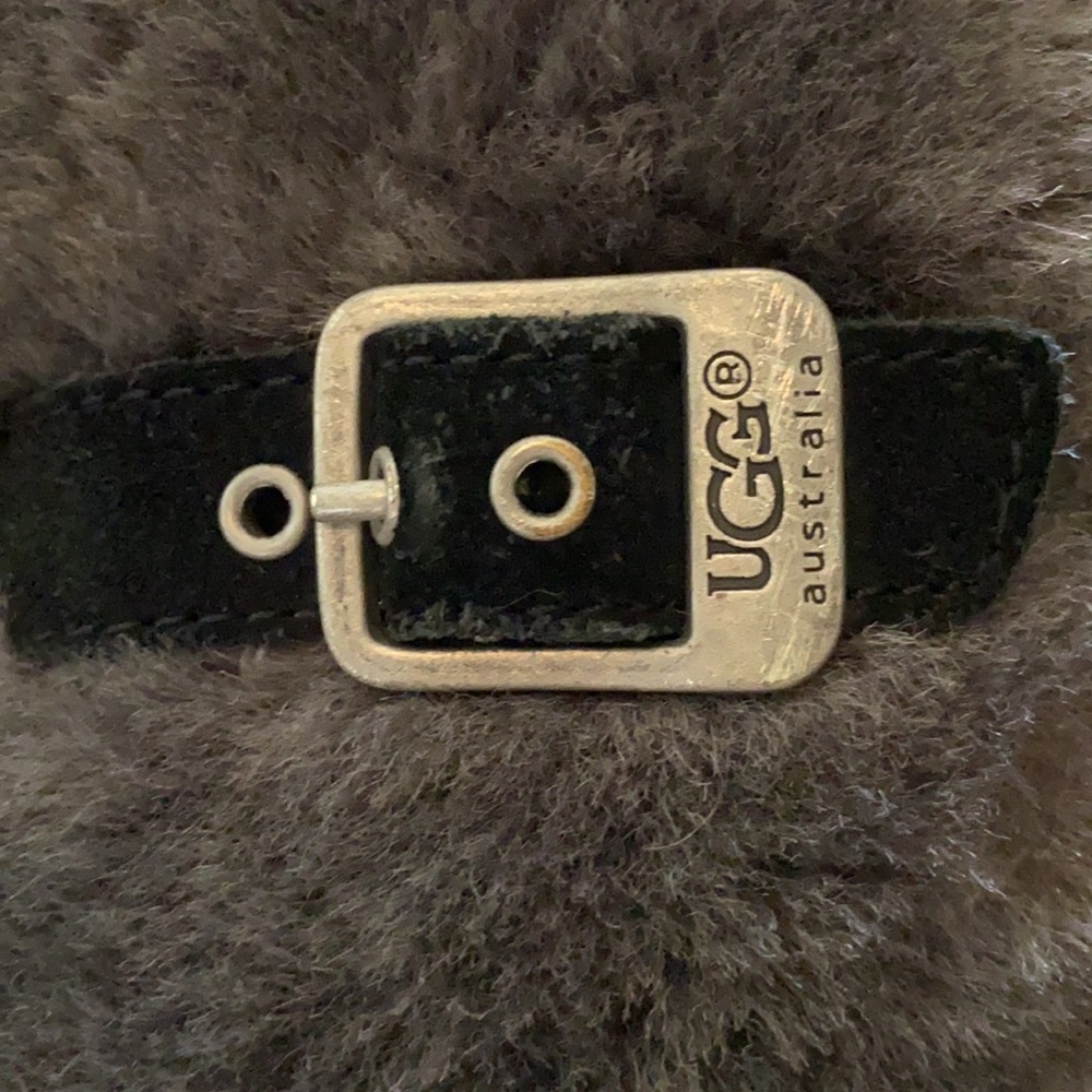 EUC Uggs Kids Size 2 Grey and Black - Picture 6 of 7